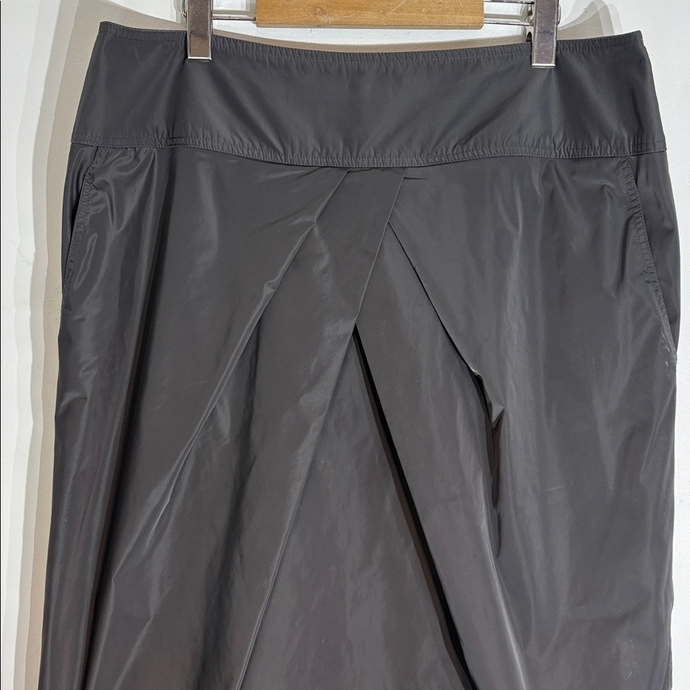 Ross Mayer Charcoal Nylon Tulip Skirt | Size 16 | Made in Canada - Picture 11 of 11